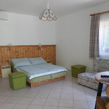 Apartment Marika-lak *